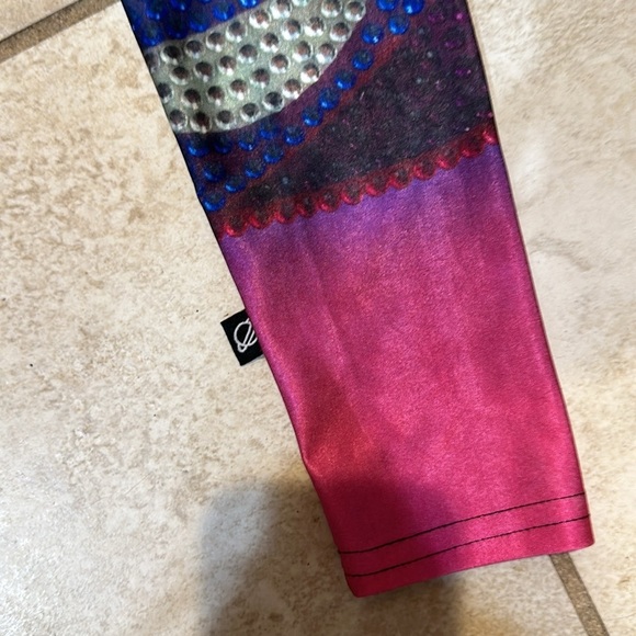 Terez Crystal Rainbow Poop Emoji Leggings M - Picture 5 of 8